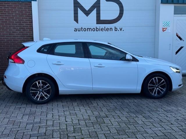 Volvo V40 2.0 T2 Nordic+ - Nieuwe DB riem-Dealer onderhouden, Voorwielaandrijving, Gebruikt, 4 cilinders, Bedrijf