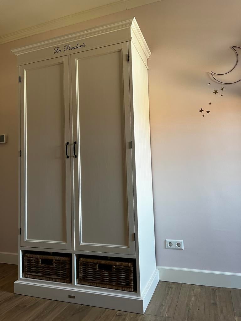 Kledingkast La Premiere Maison met rotan manden, Huis en Inrichting, Ophalen, Gebruikt, 200 cm of meer, 50 tot 100 cm