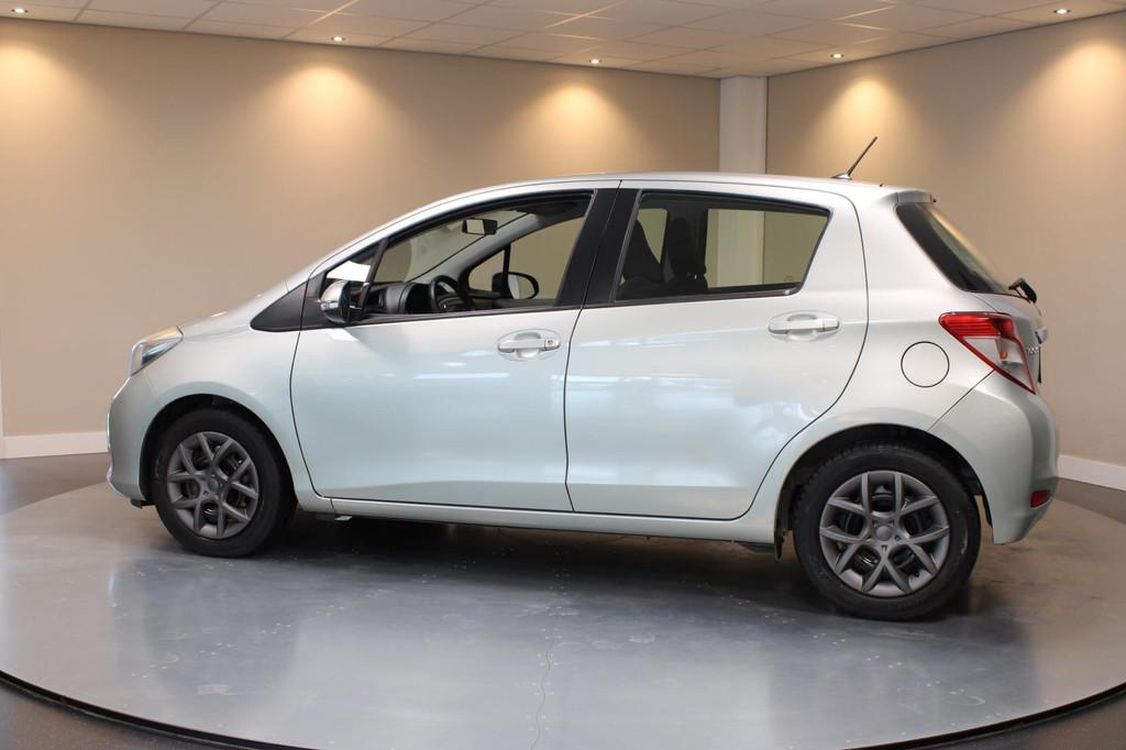 Toyota Yaris 1.3 VVT-i Aspiration *1ste Eigenaar/Dealer OH!*, Voorwielaandrijving, Euro 5, 4 cilinders, Bedrijf