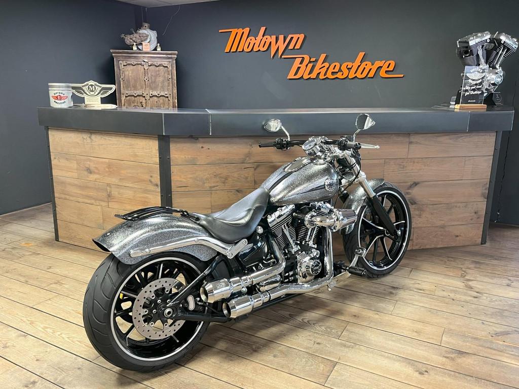 Harley Davidson FXSB 103Ci Breakout Vance & Hines SIlver Fla, 3700 W Juneau Ave
53208  Milwaukee, US, 1690 cc, Info@harley-davidson.com