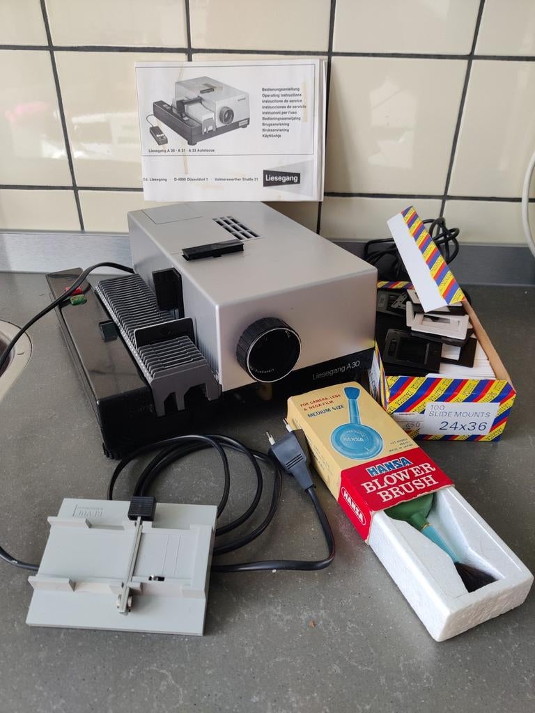 Liesegang A30 Diaprojector met accessoires en handleiding, Ophalen, Gebruikt