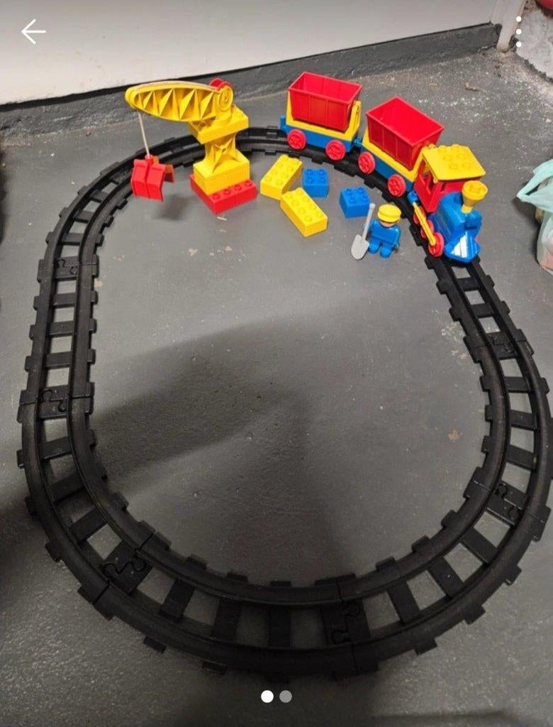 Duplo 2700 Vracht trein met zwarte rails, Ophalen, Zo goed als nieuw, Complete set, Duplo