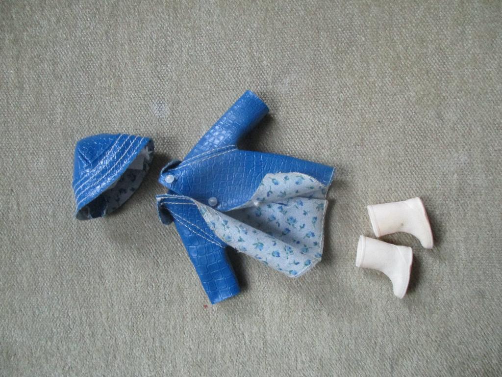 Vintage  barbie Tutti kleding UK, Verzenden, Zo goed als nieuw, Kleertjes