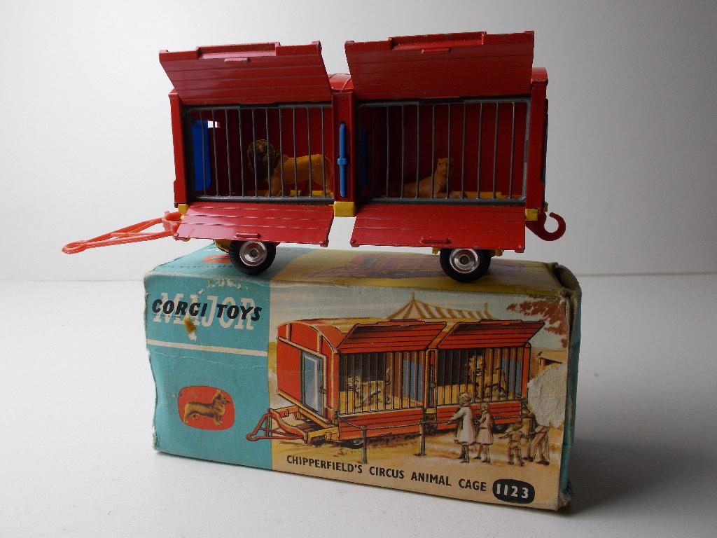 1962 Corgi MajorToys 1123 CHIPPERFIELDS ANIMAL CAGE. (-B-)