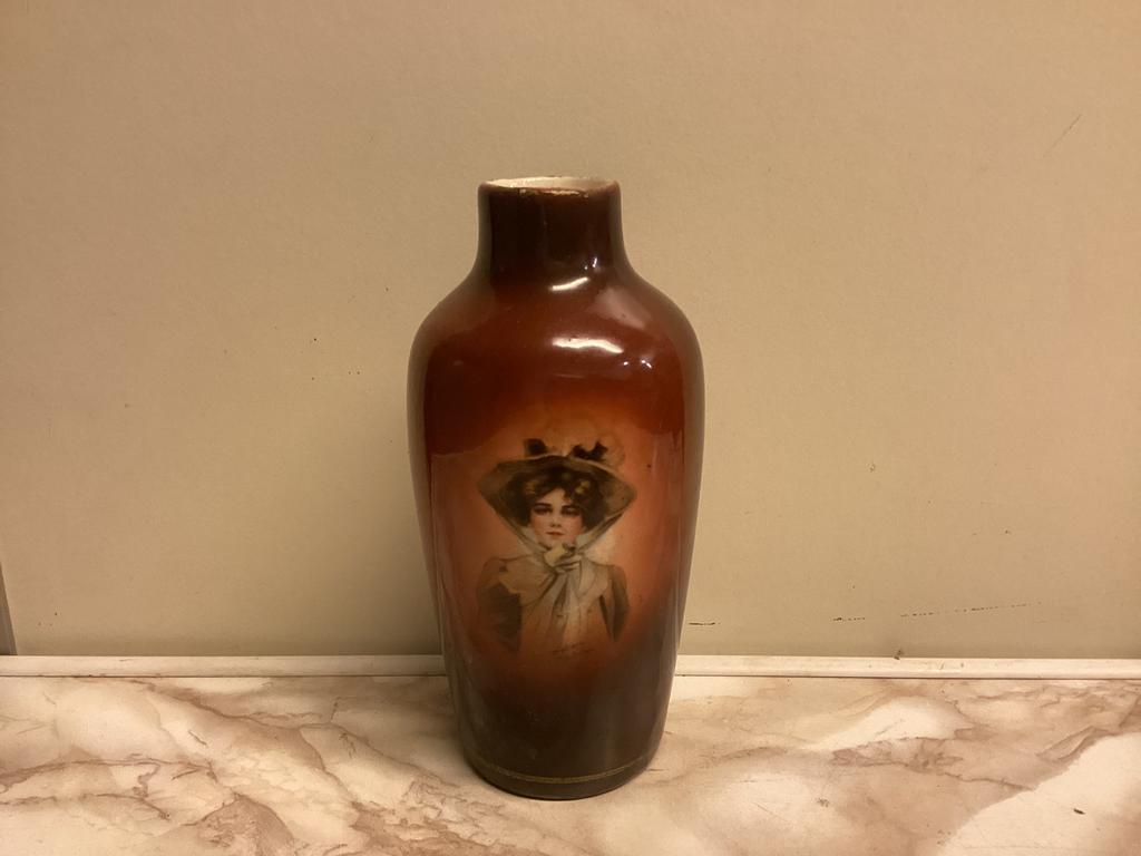 Antiek Porseleinen Vaasje‘Philip Boileay 1907’Lady met Hoed., Ophalen of Verzenden