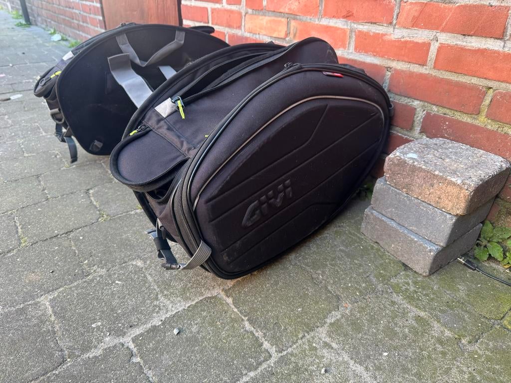 Givi motorzakken, Motoren, Ophalen, Gebruikt