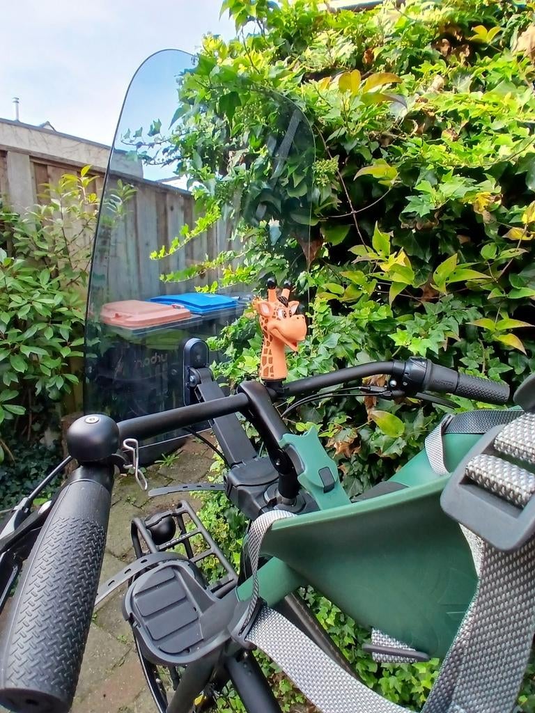 Kinderzitje +scherm, Ophalen, Zo goed als nieuw, Voorzitje, Urban iki