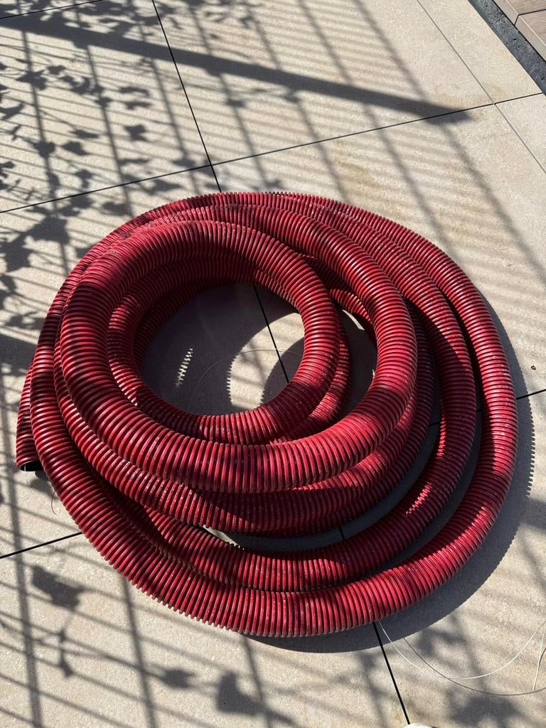 Mantelbuis rood, circa 5-10 meter, Doe-het-zelf en Verbouw, Buizen en Afvoer, Ophalen, Overige materialen, Gebruikt, 6 meter of meer