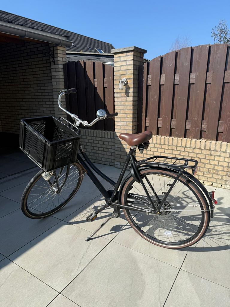 Zwarte damesfiets met krat en bagagedrager, Overige merken, Versnellingen, Ophalen of Verzenden, 53 tot 56 cm