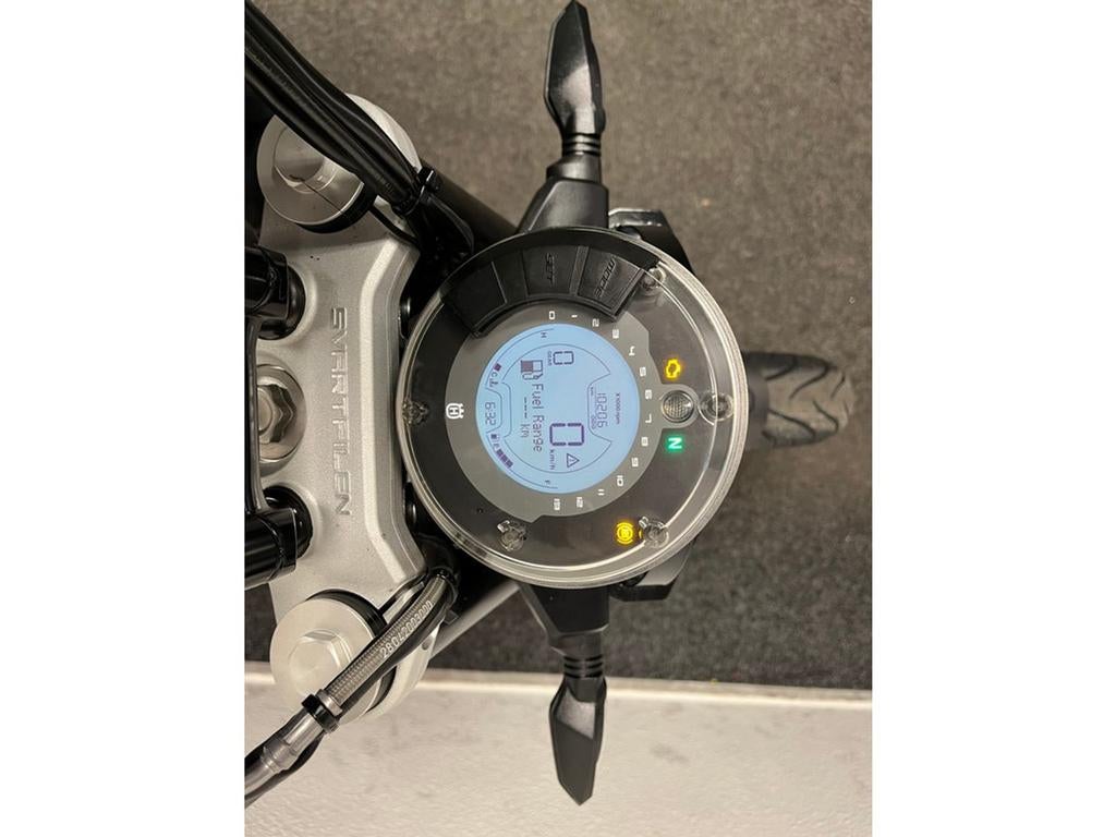 Prachtige HUSQVARNA SVARTPILEN 401 ABS SVARTPILEN401 (2018) - foto 2