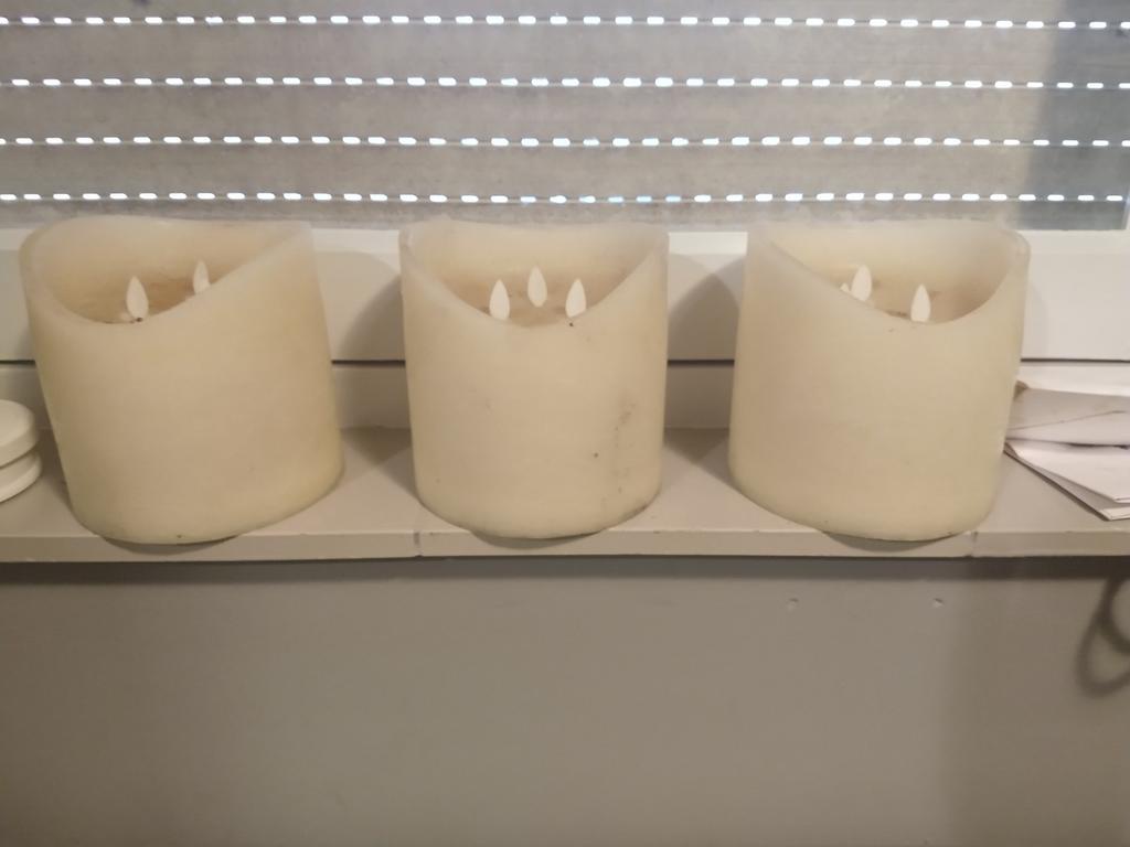 3 stuks 3-pits ledkaarsen, Ophalen of Verzenden, Overige materialen, Minder dan 25 cm