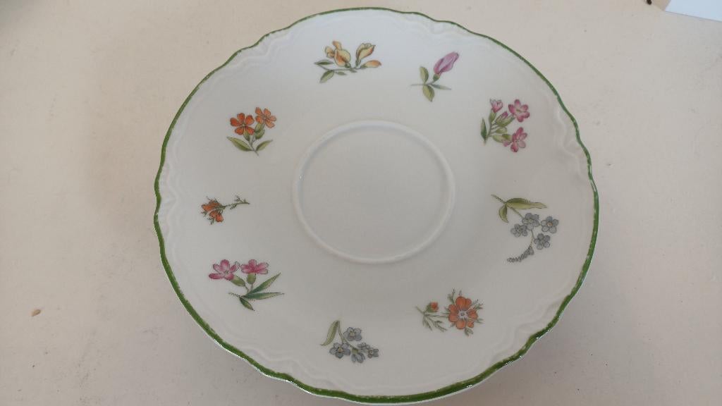 Antiek schoteltje Hutschenreuther 1814 bloemetjes, Ophalen