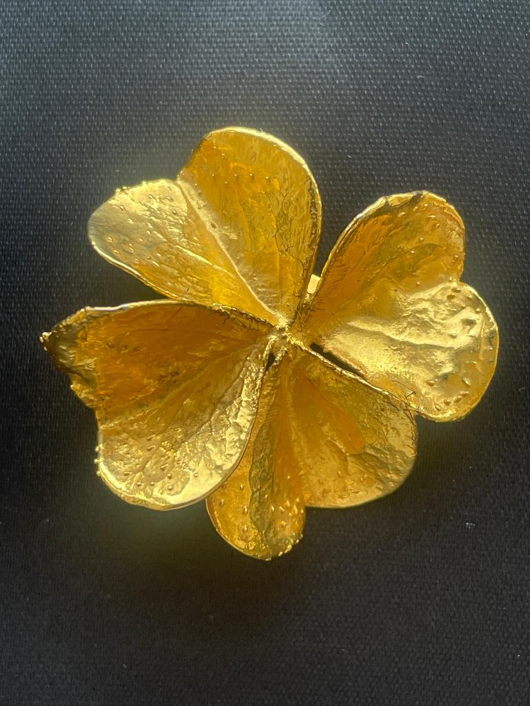 broche "gouden" klavertje 4, Ophalen of Verzenden, Zo goed als nieuw, Goud, Goud