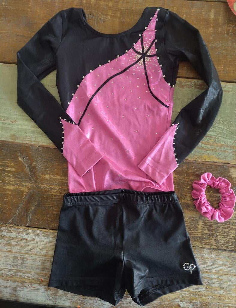 Turnpakje 146/152 met broekje & scrunchie - Glitterpakjes, Ophalen of Verzenden, Zo goed als nieuw, Roze, Turnpak(je)