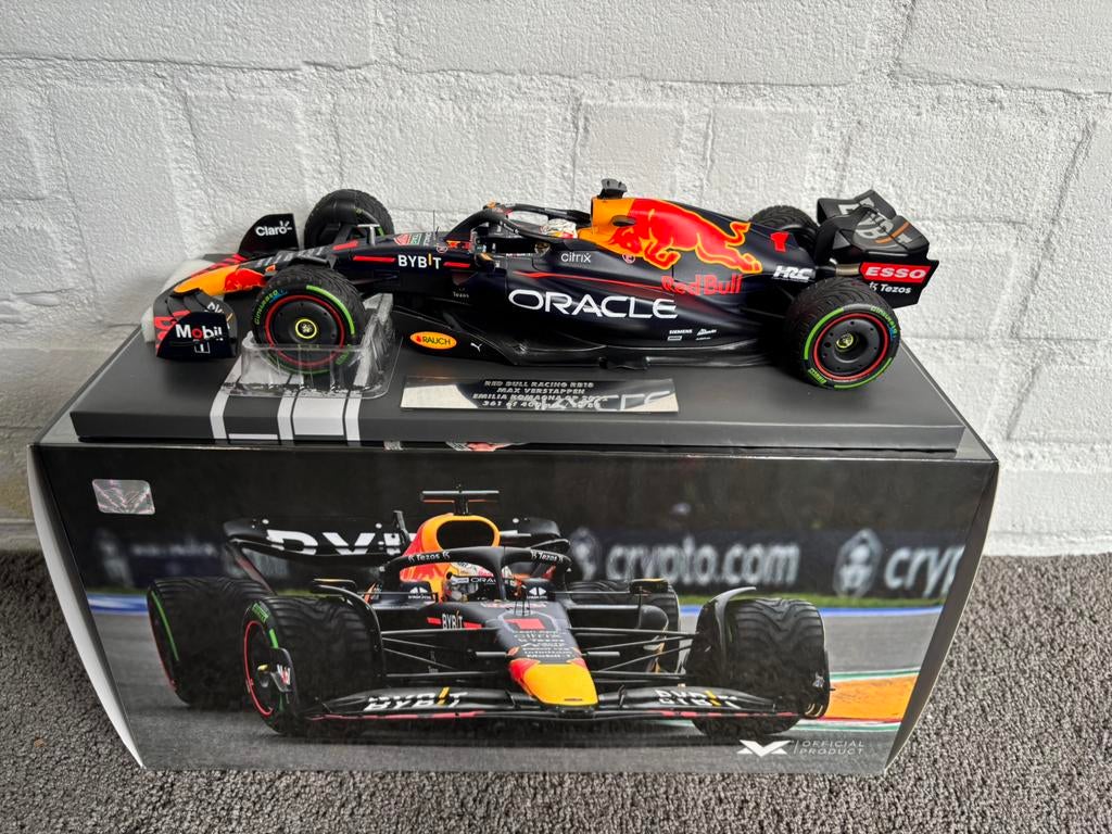 Max verstappen RB18 winner emilia 2022 1:18 model, Verzamelen, Ophalen of Verzenden, Zo goed als nieuw, Formule 1