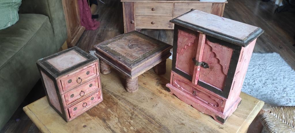 Set van 3 Indiase decoratieve kastjes en tafeltje, Ophalen of Verzenden