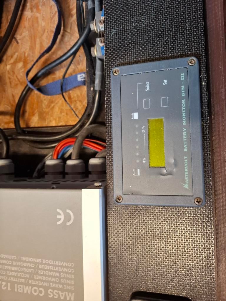 Mastervolt Mass Combi 12/1200 en acculader OffGrid, Ophalen