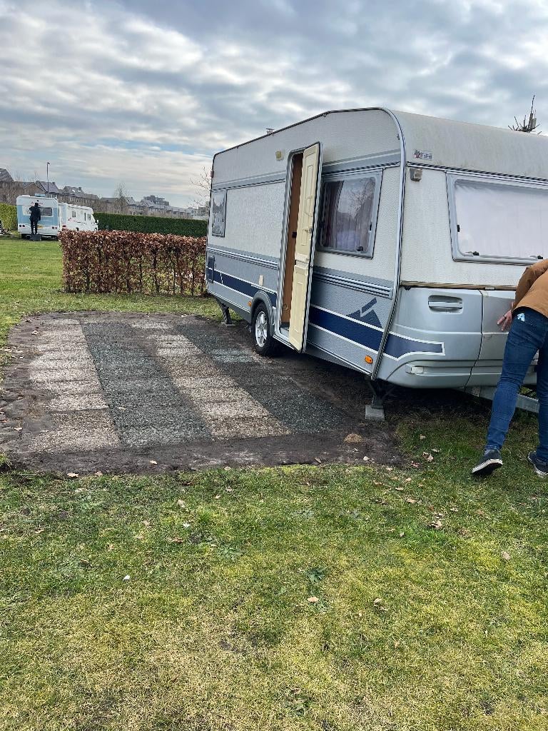 Fendt 510 A compleet met voortent en mover, Rondzit, 7 tot 8 meter, Particulier, Vast bed