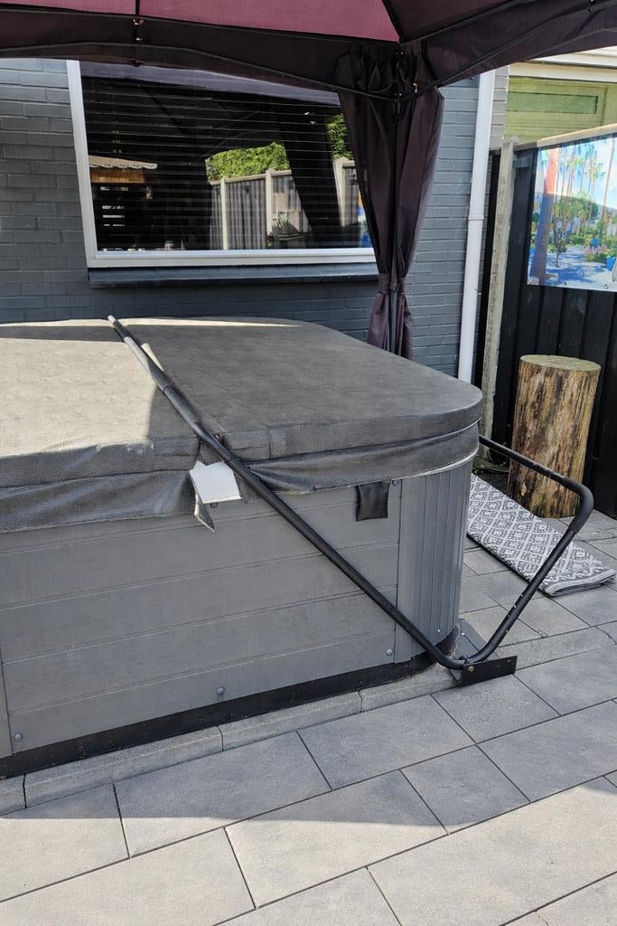 Jacuzzi liftcover, Ophalen