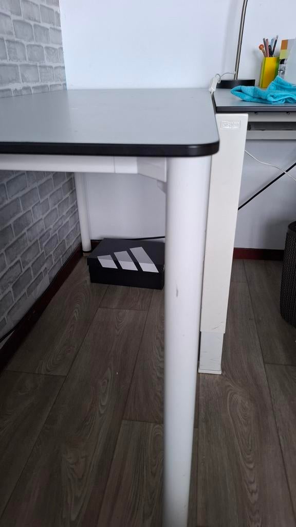 Bureau, Ophalen of Verzenden