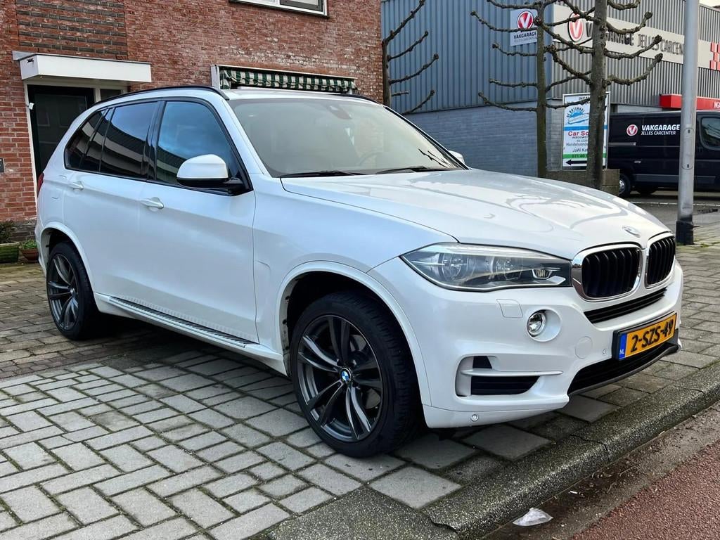 BMW X5 XDrive30d High Executive, Automaat, Gebruikt, 2993 cc, Wit