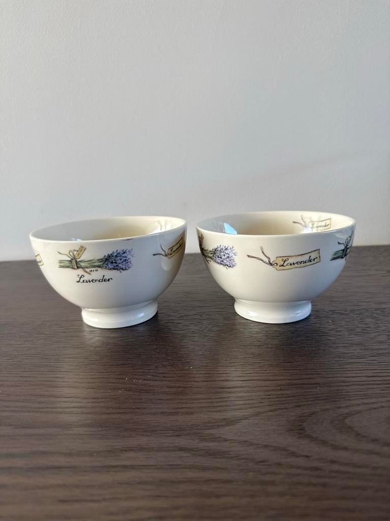 Set van 2 porseleinen schaaltjes 'Lavender' van Jet by ter S, Ophalen of Verzenden, Overige stijlen, Porselein, Schaal of Schalen