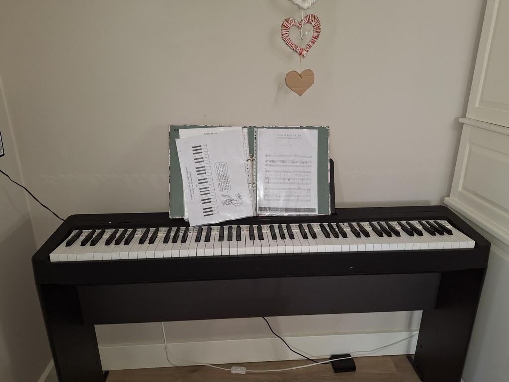 Yamaha P-145 Digitaal Piano - Zo goed als nieuw, Muziek en Instrumenten, Piano's, Ophalen, Zwart, Digitaal, Zo goed als nieuw