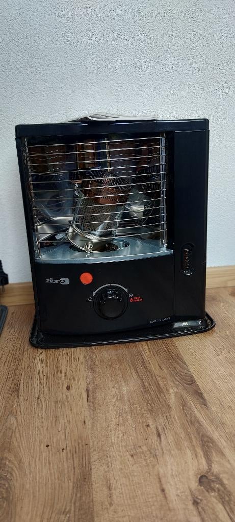 Kachel incl. 25 liter petroleum, Ophalen, Zo goed als nieuw