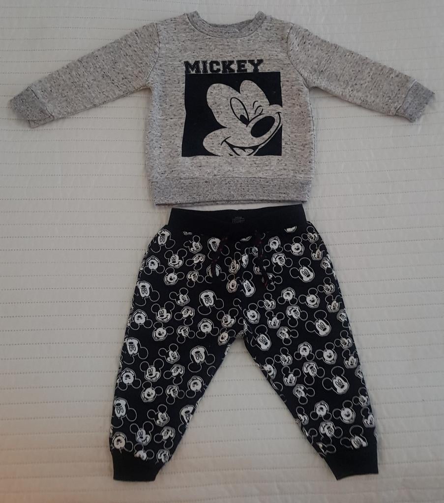 Baby setje pakje trui broek maat 80 grijs zwart mickey mouse, Zo goed als nieuw, Setje, Primark, Verzenden