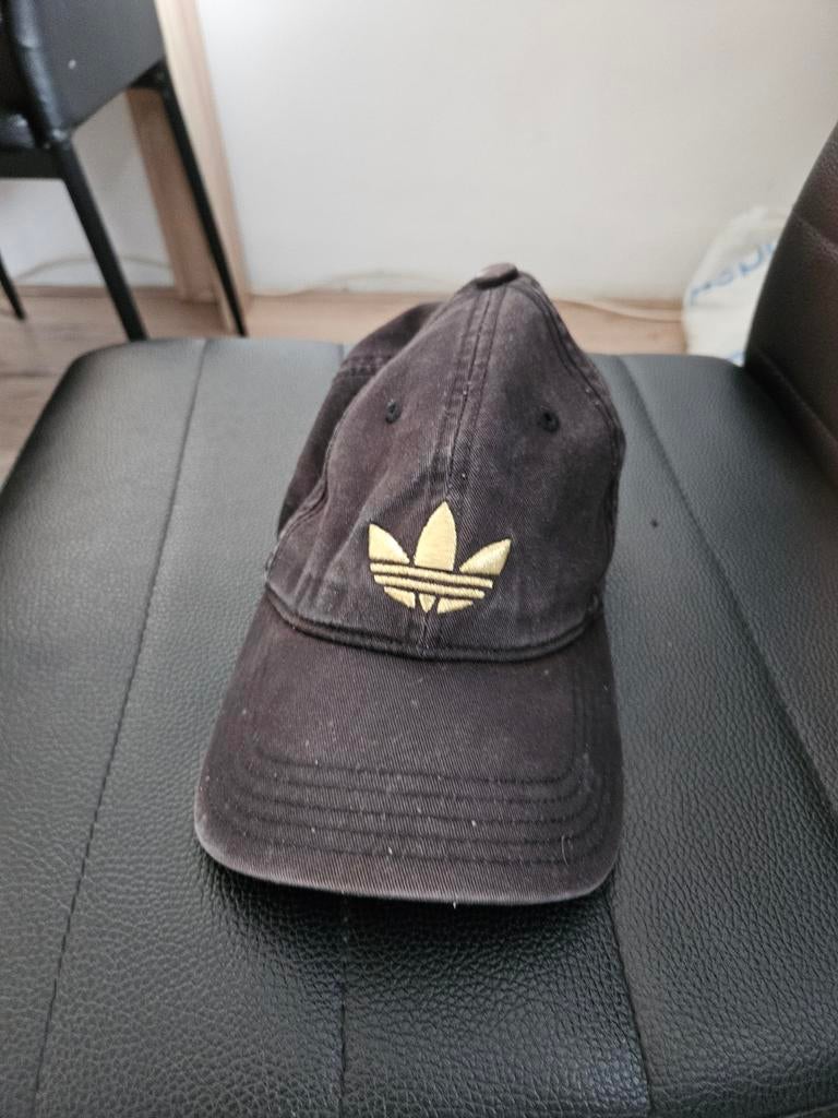 Pet Adidas Gold, Pet, Adidas, Gedragen, One size fits all