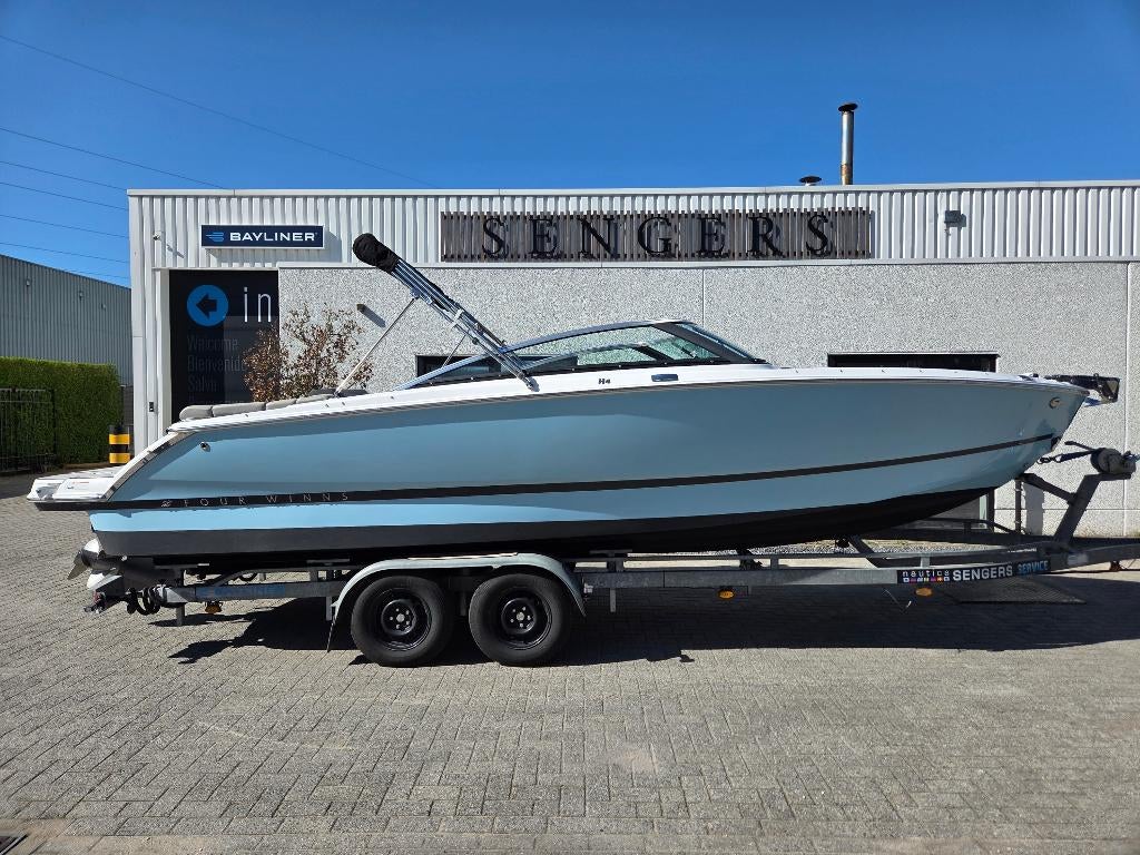 Four Winns H4 - bj. 2022 - V8-300pk - zeer mooi, Watersport en Boten, Ophalen, Binnenboordmotor, 6 meter of meer, Zo goed als nieuw