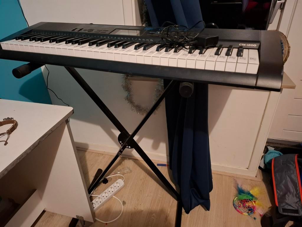 Casio CTK-1200 Keyboard met adapter en lesboek, Ophalen