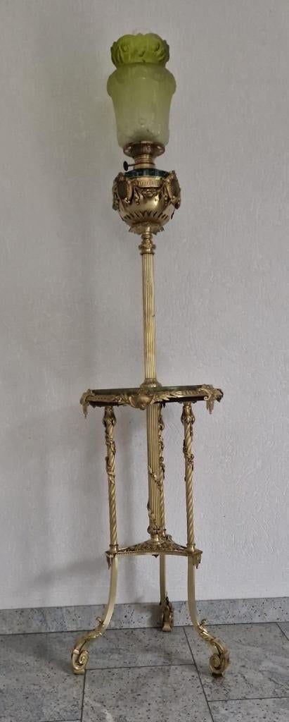 Antieke Art Nouveau petroleumlamp staande lamp, Antiek en Kunst, Antiek | Lampen, Ophalen of Verzenden
