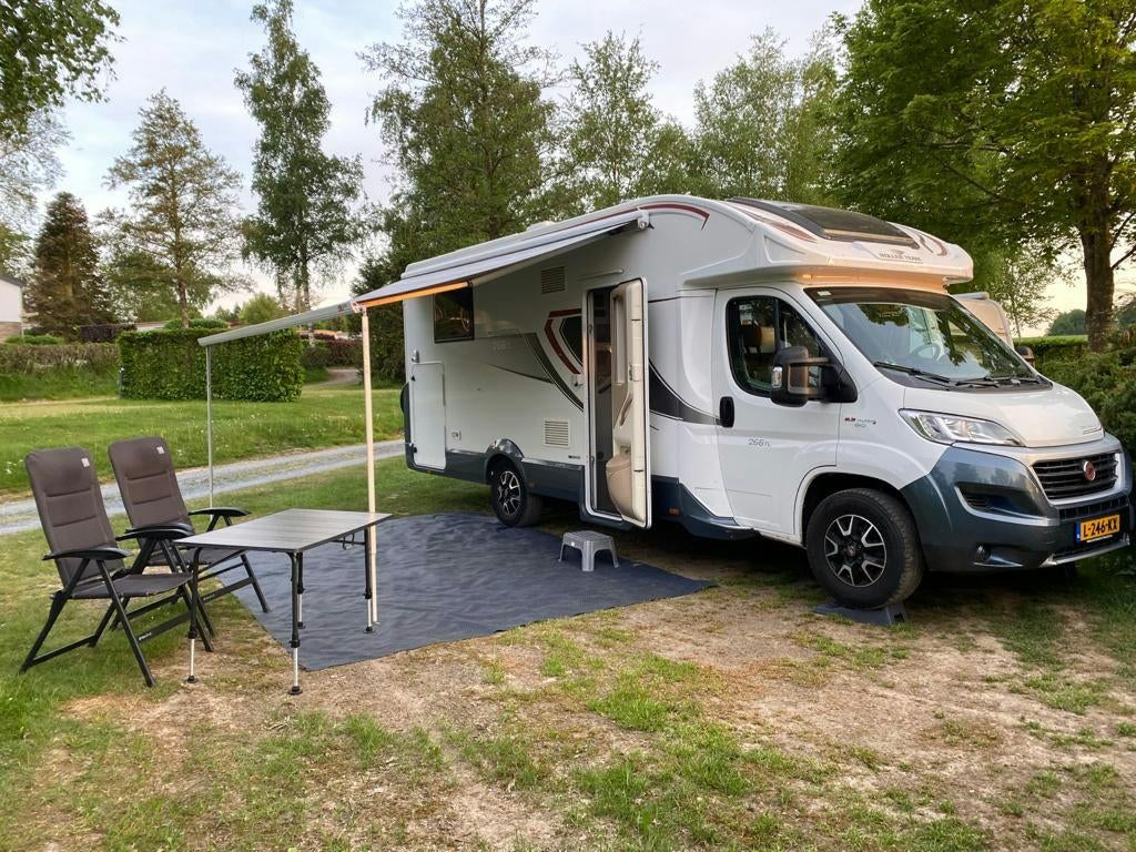 Nette Camper te huur - Roller Team 4-persoons Camper huren