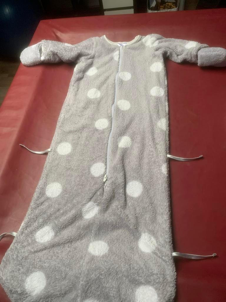 Twee Pucka Baby babyslaapzakken - wit en grijs met stippen, Ophalen of Verzenden, Gebruikt, 85 tot 100 cm, Slaapzak