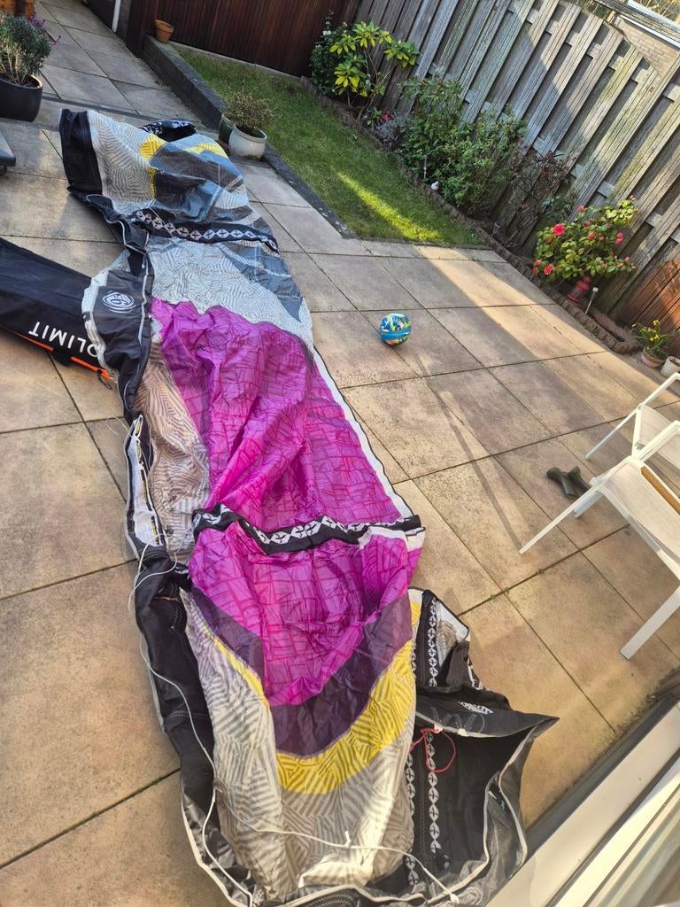 Complete beginners kitesurfset: Kahoona 9.5m, Burnotti board, Gebruikt, Kitesurf-set, Twintip, 9 m²