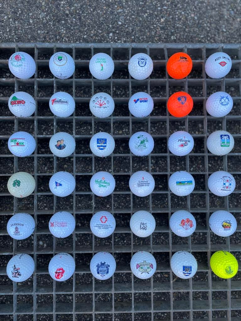 GOLFBALLEN, 122 stuks, bedrukt met LOGO’s, Verzamelen, Ophalen, Zo goed als nieuw