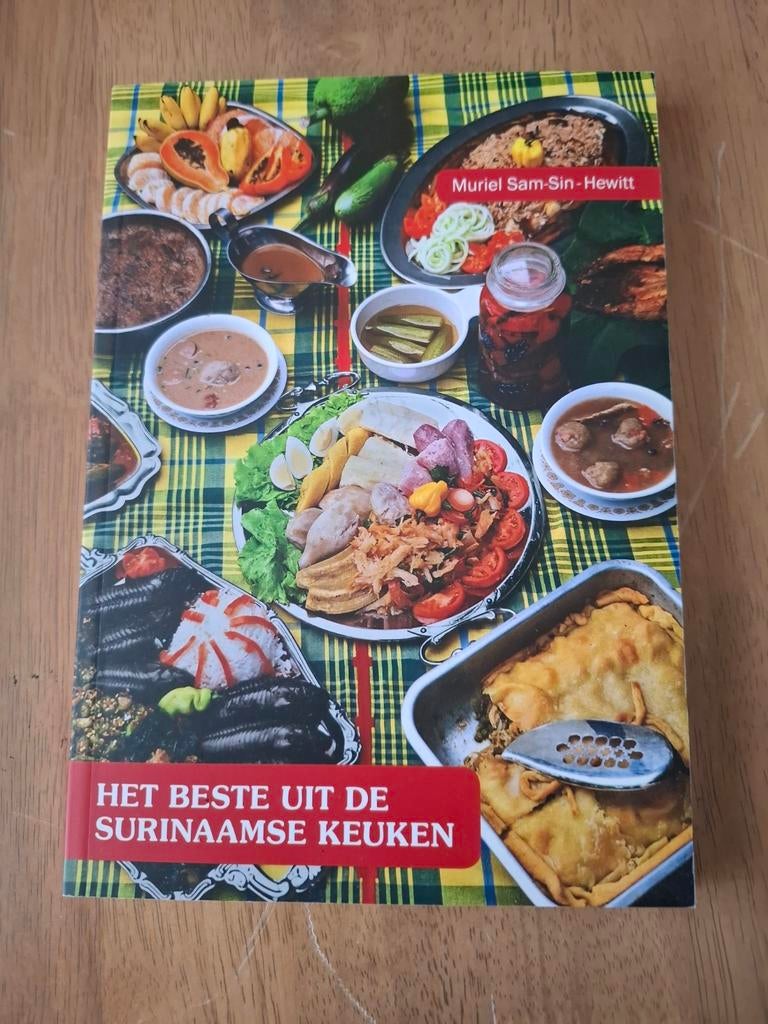 Het Beste uit de Surinaamse Keuken - Kookboek, Muriel Sam-Sin-Hewitt, Ophalen of Verzenden, Hoofdgerechten, Gelezen