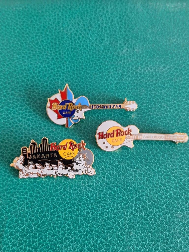 Hard Rock Cafe : MONTREAL/ SAN DIEGO/ JAKARTA, Zie de foto's, Verzenden, Zo goed als nieuw, Merk, Speldje of Pin