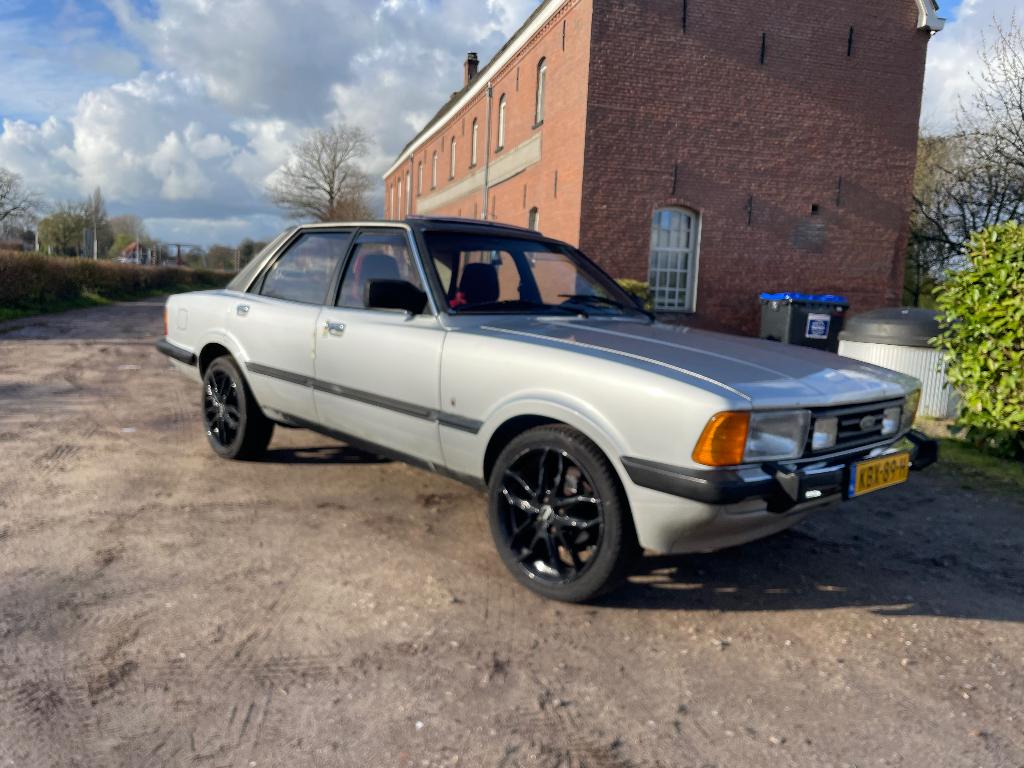 Ford Taunus Belastingvrij!, Auto's, 15 km/l, Overige modellen, 2294 cc, 4 stoelen