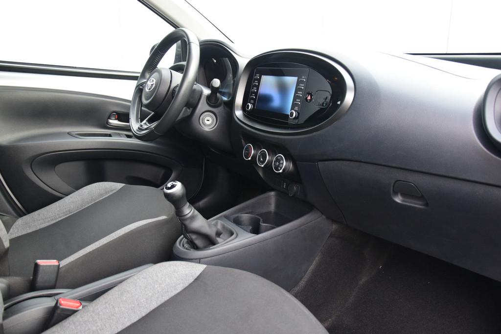 Toyota Aygo X 1.0 VVT-i MT Play Audio/Camera Airco Cruise, Stof, Gebruikt, 920 kg, 4 stoelen