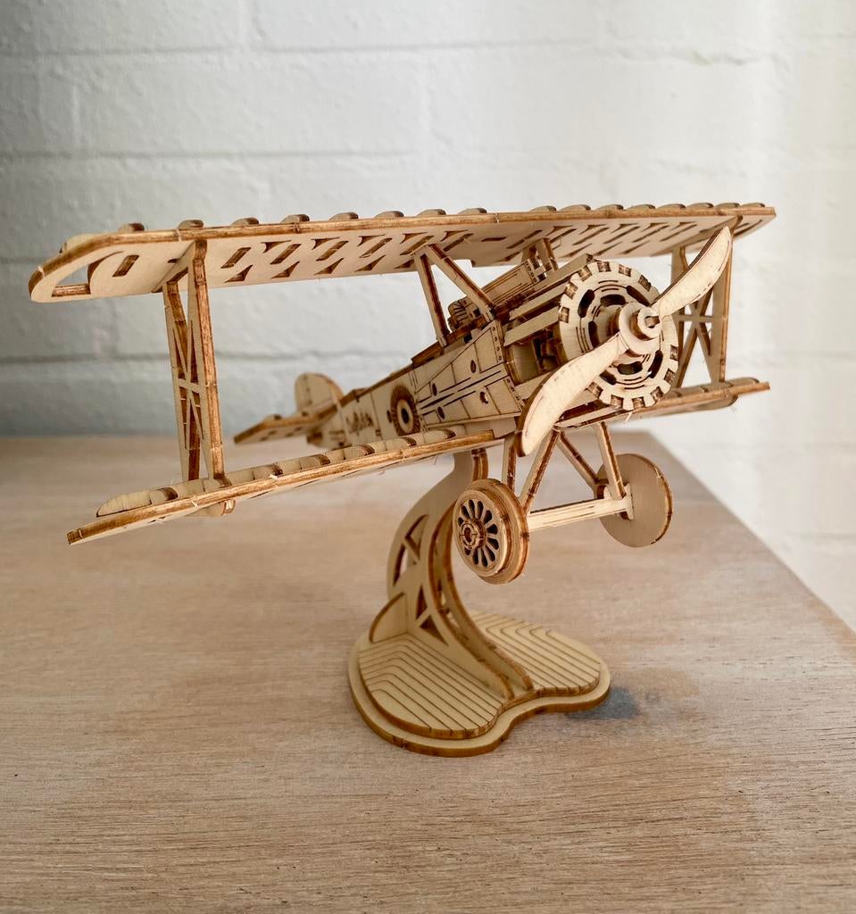 Gratis af te halen: in elkaar gezet bouwpakketje vliegtuig, Hobby en Vrije tijd, Zo goed als nieuw, Ophalen, Overige merken, Groter dan 1:32