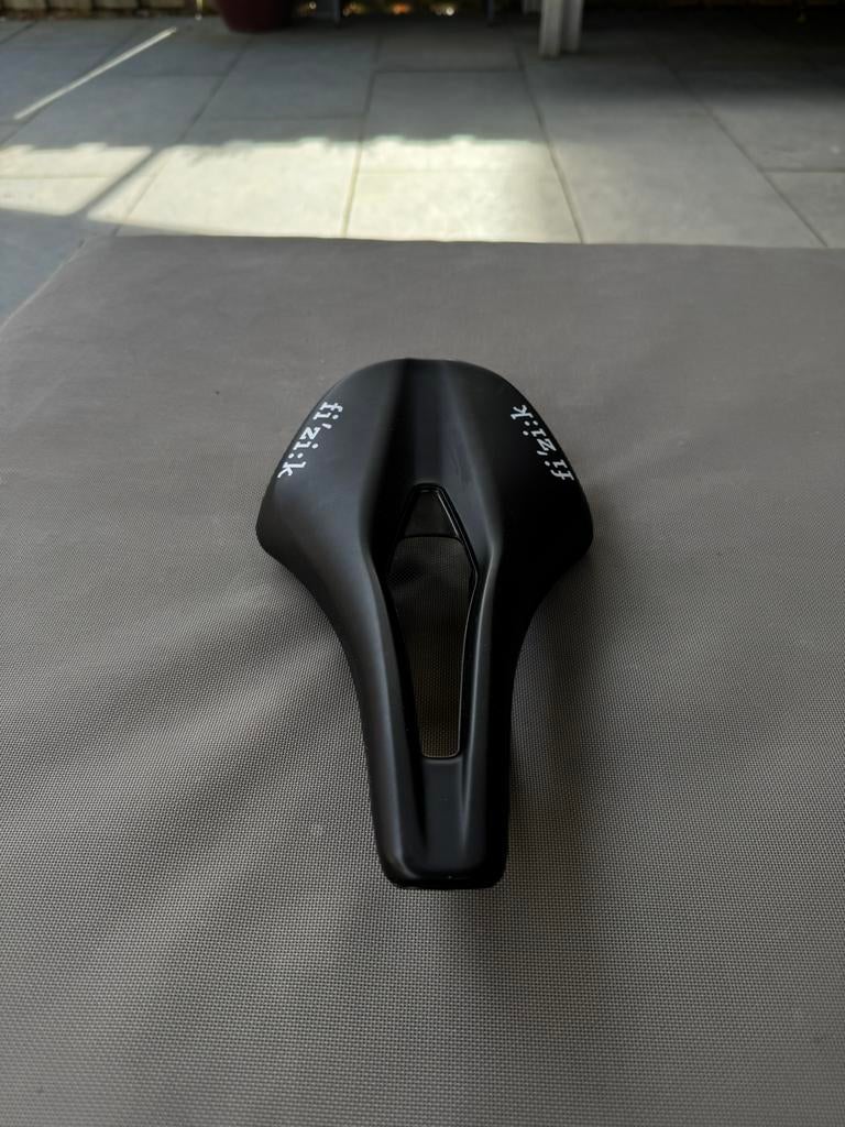 Fizik Tempo Argo R5 Zwart 150mm, Fietsen en Brommers, Fietsonderdelen, Ophalen of Verzenden, Zo goed als nieuw, Zadel, Racefiets