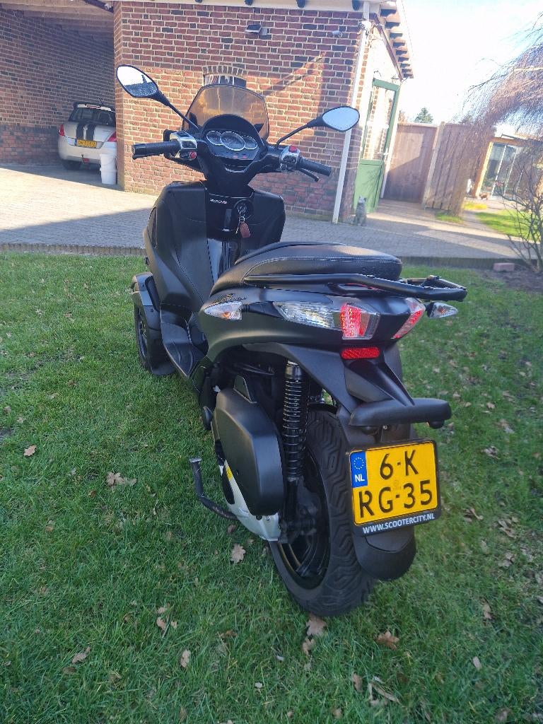 Piaggio MP3 yourban 2013 dealeronderhouden!!!