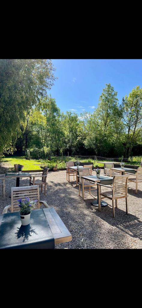 Frankrijk restaurant,2 appartementen 325.000€, Huizen en Kamers, Buitenland, Overige soorten, Verkoop zonder makelaar, Frankrijk