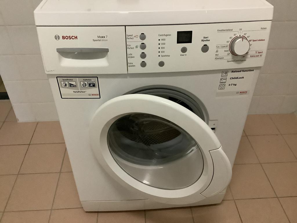 Bosch wasmachine maxx7 sportsedition, Ophalen, Zo goed als nieuw, 1200 tot 1600 toeren, 85 tot 90 cm