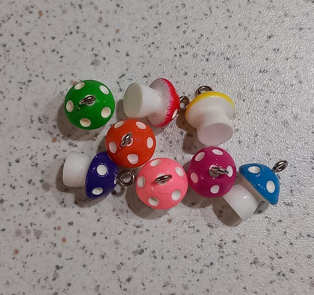 Paddestoel bedelsLeuke, Hobby en Vrije tijd, Kralen en Sieraden maken, Nieuw, Bedel, Ophalen of Verzenden