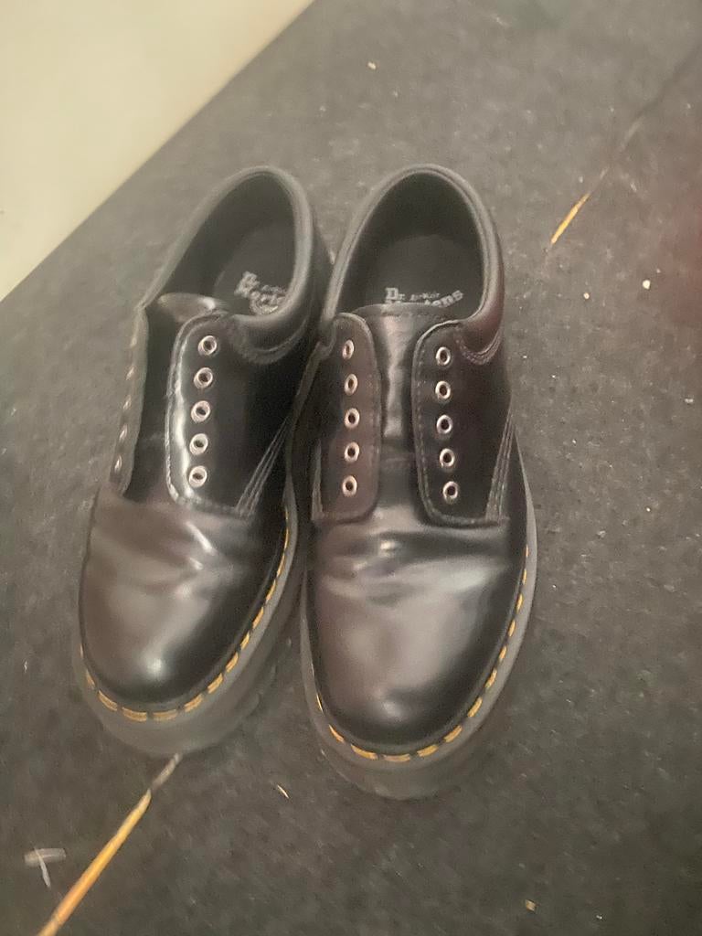 Dr. Martens schoenen, Ophalen of Verzenden, Zo goed als nieuw, Zwart, Schoenen met lage hakken