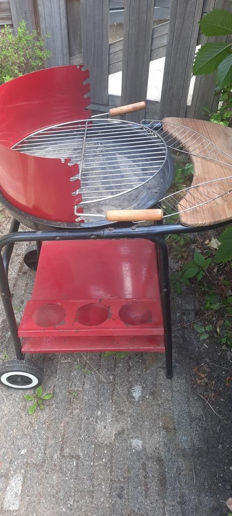 BBQ houtskool verrijdbaar, Ophalen