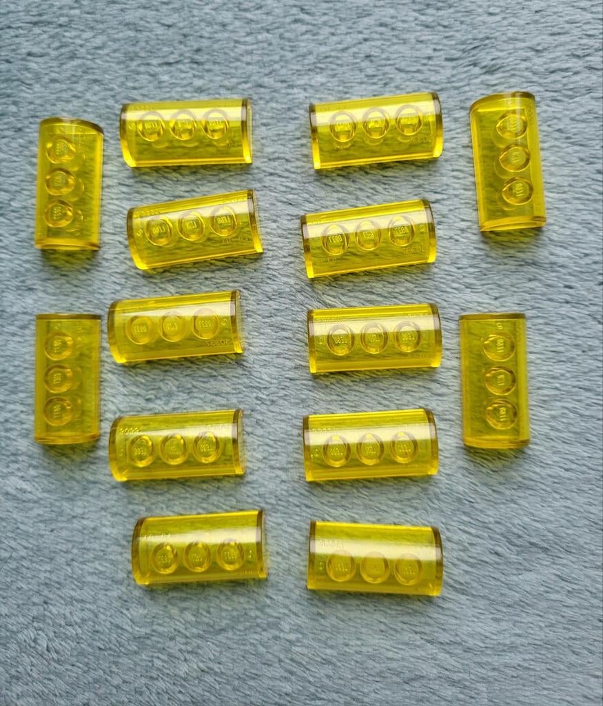 Lego Clear Brick Yellow / helder halfrond blokje 4x2x1 Geel., Ophalen of Verzenden, Gebruikt